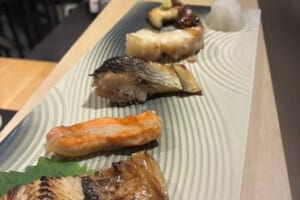 焼き魚セット5種(ニシン・紅鮭・ほっけ・マトウダイ・うなぎ白焼ききも添え (1)